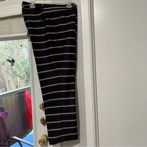 BANANA REPUBLIC dress pants, beautiful and like new. Style Ryan.